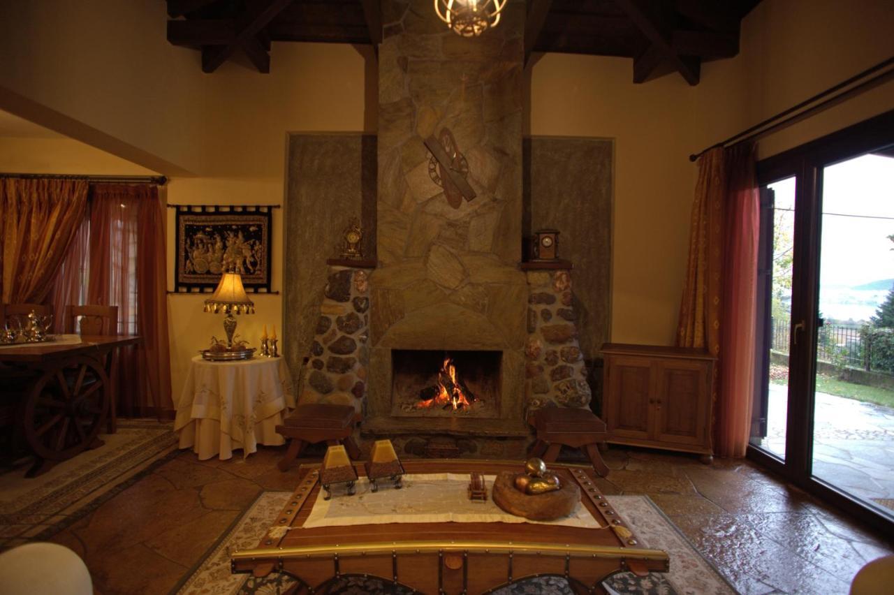 Wood And Stone Villa Янина Екстериор снимка
