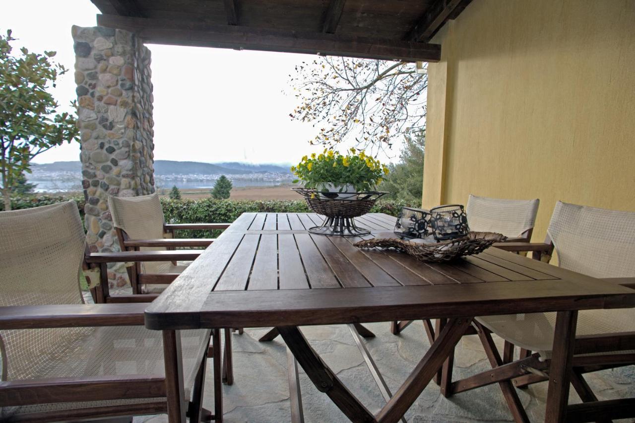 Wood And Stone Villa Янина Екстериор снимка