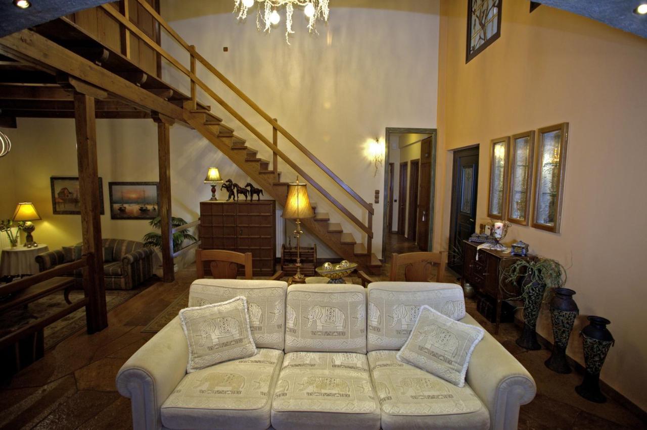 Wood And Stone Villa Янина Екстериор снимка